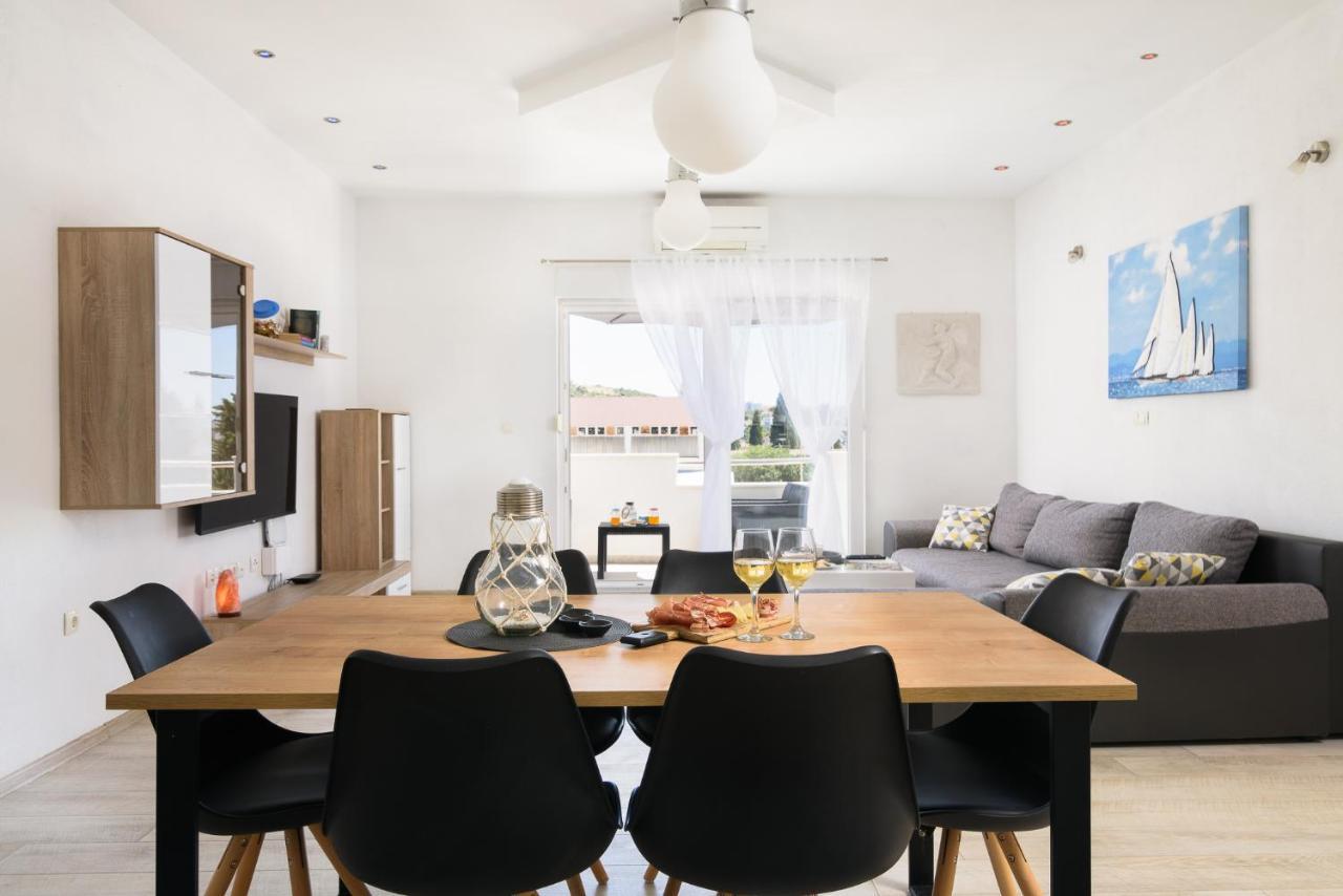 Mare&Antonio Apartment โตรกีร์ ภายนอก รูปภาพ